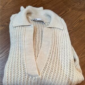 Zara Beige V-Neck Sweater